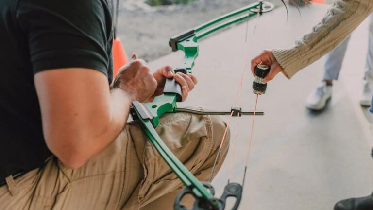 Why Do Compound Bows Have 3 Strings?
