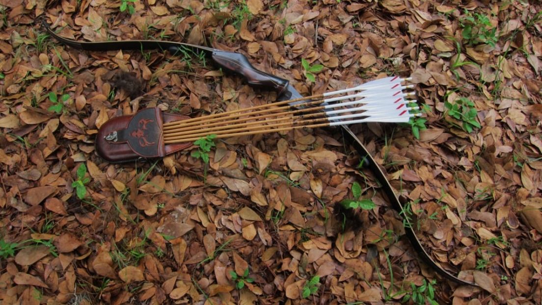 Can you hunt with a 35 lb recurve bow